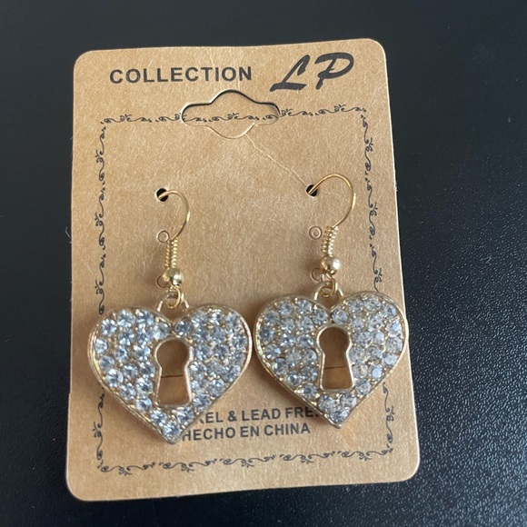 Jewelry - Crystal heart earrings